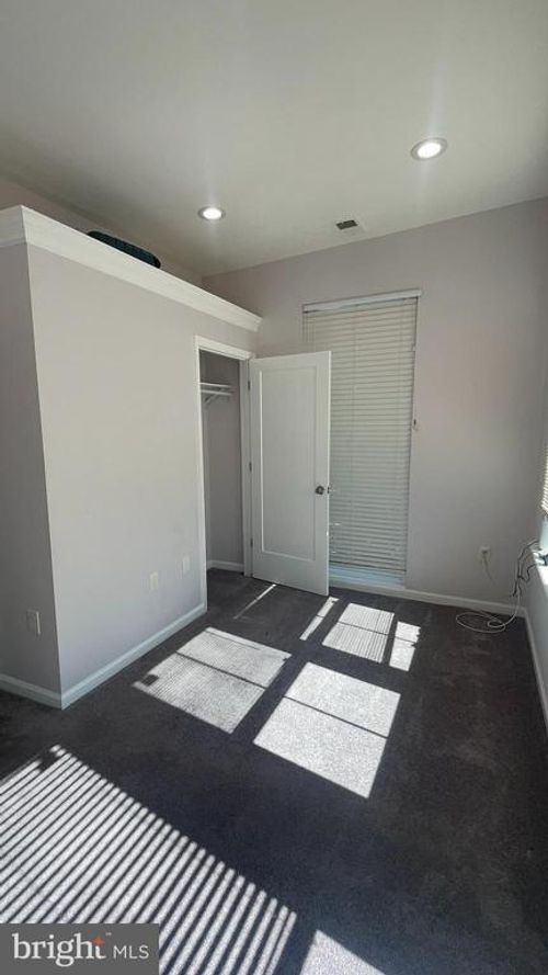 room-1-2730 22nd St Ne, WASHINGTON, DC, 20018-2108 | Card Image