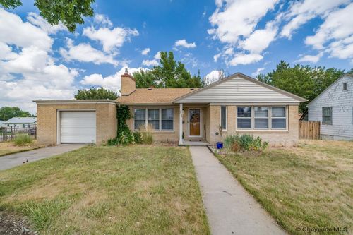 1056 High St, Wheatland, WY, 82201-2937 | Card Image