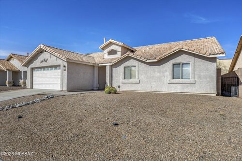 8165 E Smooth Sumac Ln, Tucson, AZ, 85710-1615 | Card Image