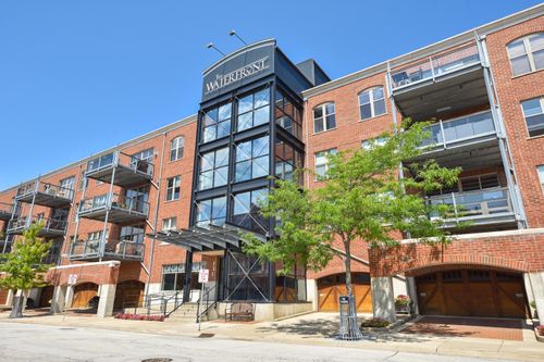 130 S Water St, Milwaukee, WI, 53204-1499 | Card Image