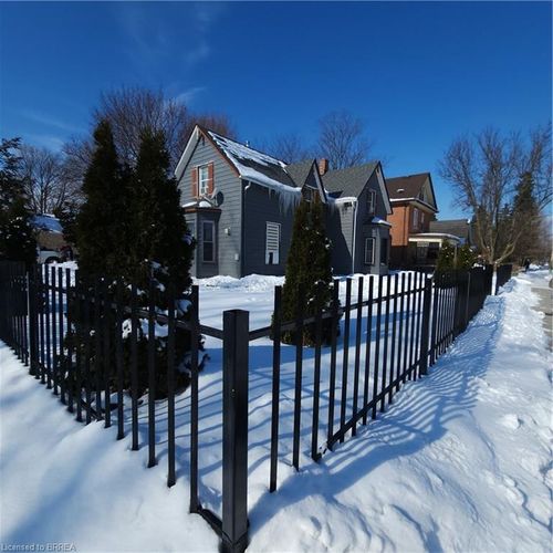218 Talbot St S, Simcoe, ON, N3Y2Z7 | Card Image
