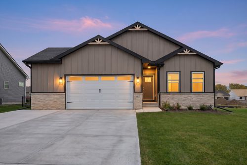 6121 Thor Ave, Davenport, IA, 52807-2155 | Card Image