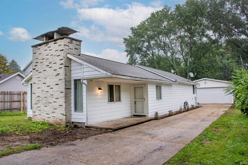 55452 Mayflower Rd, South Bend, IN, 46628-5131 | Card Image