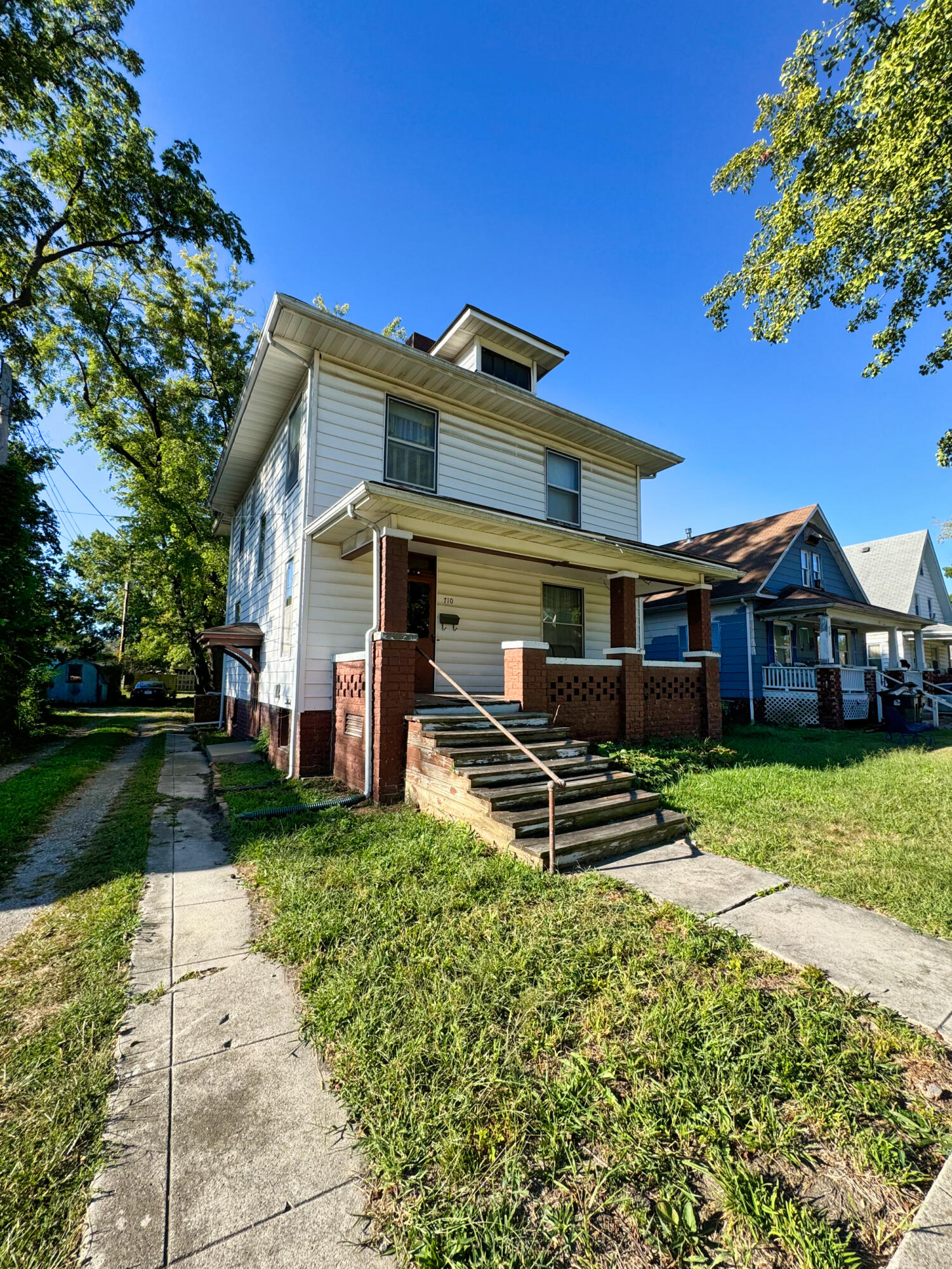 Benson St, Moberly, MO 65270