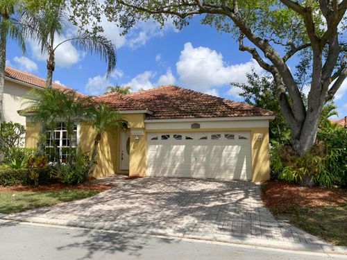 5338 Edenwood Ln, Riviera Beach, FL, 33418-7843 | Card Image