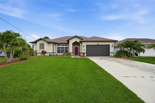 32 Medalist Ct, Rotonda West, FL, 33947-2170 | Card Image