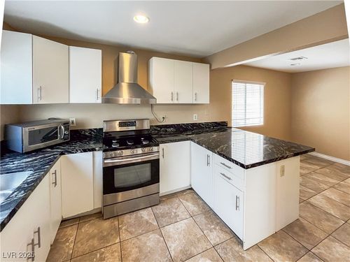 8009 James Grayson Drive, Las Vegas, NV, 89145 | Card Image