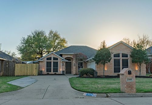 1509 Bridge Water Ln, Mansfield, TX, 76063-2833 | Card Image