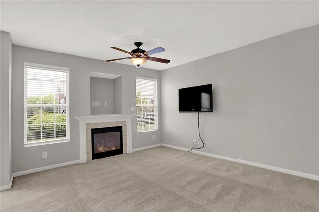 10905 Lemongrass Dr, Condo with 2 bedrooms, 3 bathrooms and null parking in Zionsville IN | Image 6
