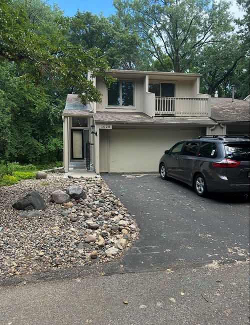 1628 Comstock Ln N, Plymouth, MN, 55447-2833 | Card Image