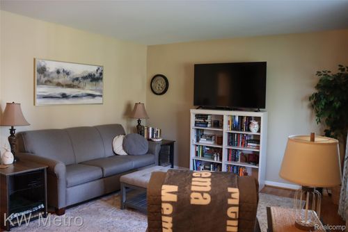 8250 Atha St, White Lake, MI, 48386-4301 | Card Image