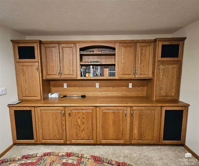 1605 Parkplace Court, House other with 3 bedrooms, 3 bathrooms and null parking in Abilene KS | Image 25