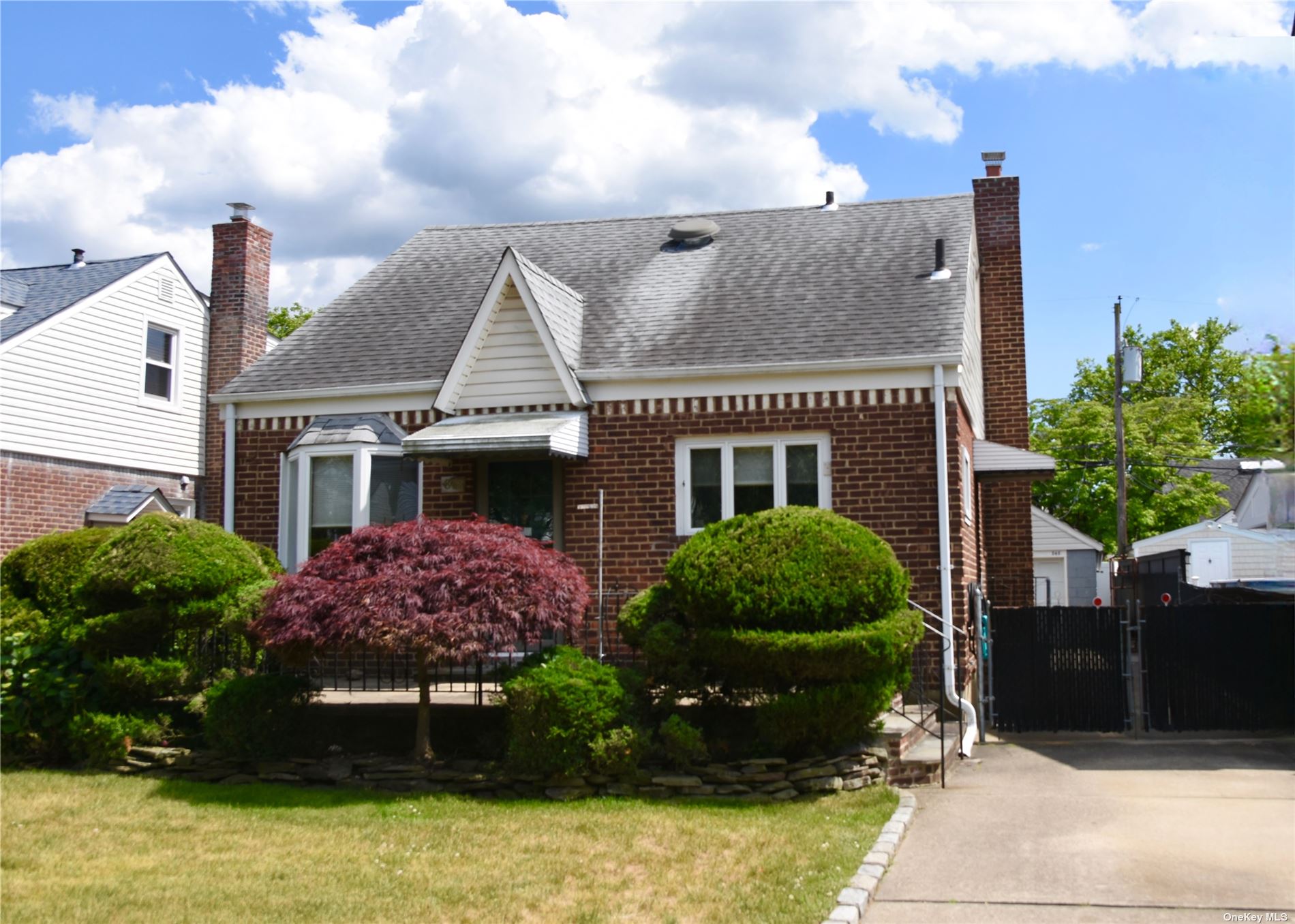 Bryant Ave, New Hyde Park, NY 11040