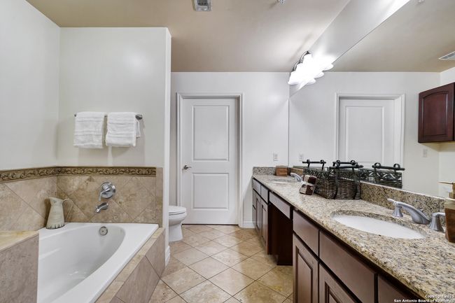 APT-203 - 215 Center St, Condo with 2 bedrooms, 2 bathrooms and null parking in San Antonio TX | Image 22