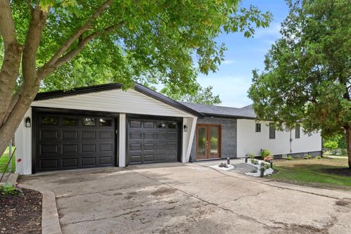 W3990 Longfellow Drive, GENEVA, WI, 53147 | Card Image