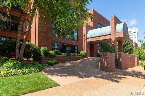 303-4540 Laclede Ave, Saint Louis, MO, 63108-2143 | Card Image