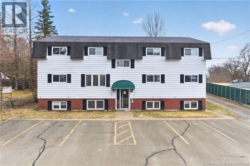 61 Drummond St, Moncton, NB, E1A2Z3 | Card Image