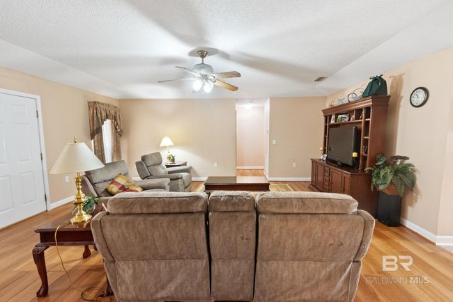 Living Room | Image 11