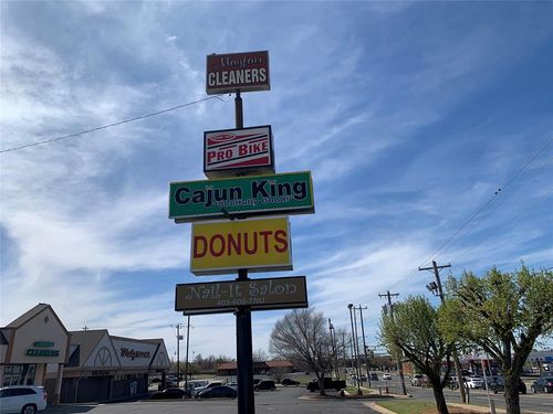 5804 Nw 63rd St, Warr Acres, OK, 73132-7735 | Card Image