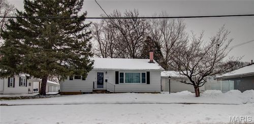 1105 N Giddings Ave, Jerseyville, IL, 62052-1144 | Card Image