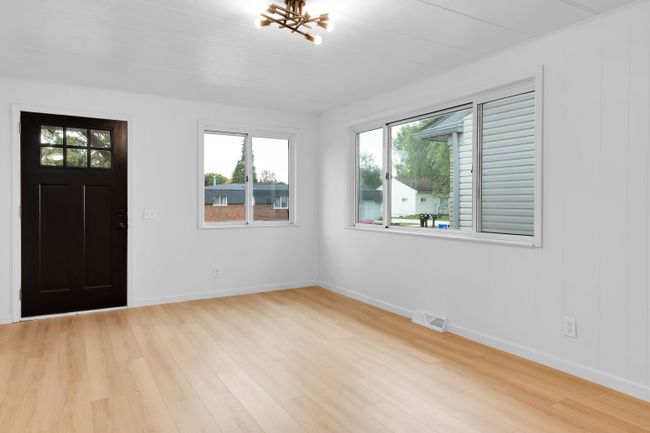 19780 Williamson St, House other with 4 bedrooms, 2 bathrooms and null parking in Clinton Twp MI | Image 5