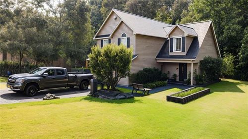 100 Liberty Bell Ln, Griffin, GA, 30224-8248 | Card Image