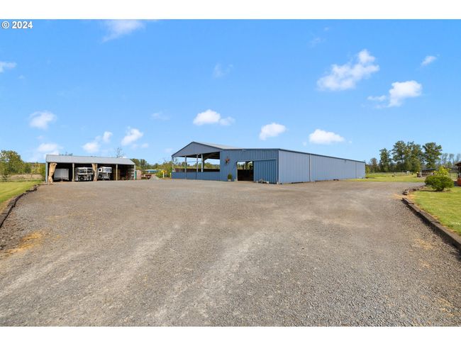 12430 S Oak Grove Rd, House other with 3 bedrooms, 4 bathrooms and 6 parking in Canby OR | Image 4