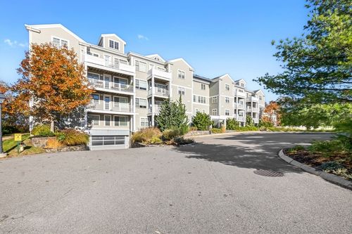 apt-208-33 Intrepid Cir, Marblehead, MA, 01945-2591 | Card Image