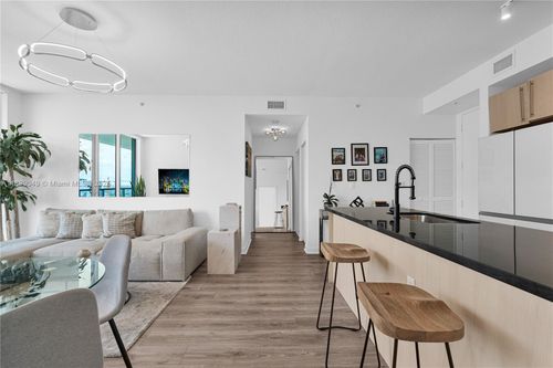 2922-n-1111 Sw 1st Ave, Miami, FL, 33130-5401 | Card Image