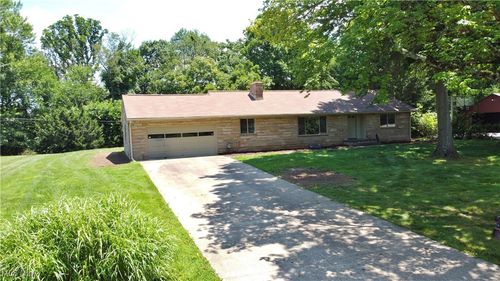 3220 Hilltop Rd, Zanesville, OH, 43701-1231 | Card Image