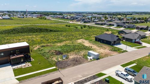 1805 E Wallin Cir Circle, Sioux Falls, SD, 57104 | Card Image