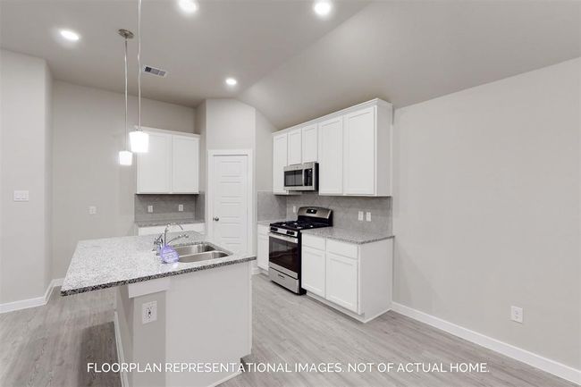 26143 Ethereal Rd, House other with 3 bedrooms, 2 bathrooms and 2 parking in La Marque TX | Image 8