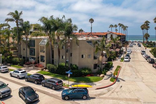 unit-d-8132 Camino Del Sol, La Jolla, CA, 92037-3116 | Card Image