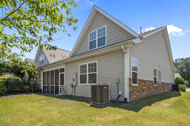 Exterior Back | Image 34