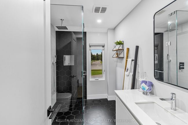 16 Mercury Rd, House other with 5 bedrooms, 4 bathrooms and 18 parking in Freelton ON | Image 22