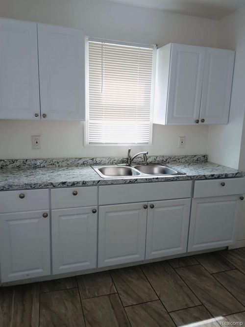 12836 Conway St, Detroit, MI, 48217-1080 | Card Image