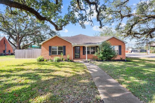 302 S Hardie St, Alvin, TX, 77511-2348 | Card Image