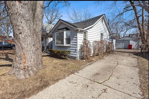 21916 Oakwood Ave, Eastpointe, MI, 48021-3807 | Card Image