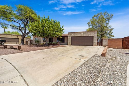 9262 E Roberto St, Tucson, AZ, 85710-8048 | Card Image