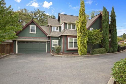 1613 Sw I St, Grants Pass, OR, 97526-2621 | Card Image