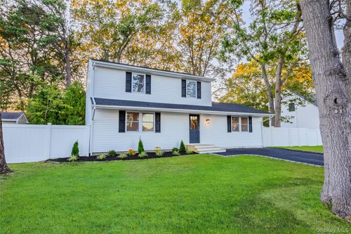 53 Ridge Haven Dr, Ridge, NY, 11961-2127 | Card Image