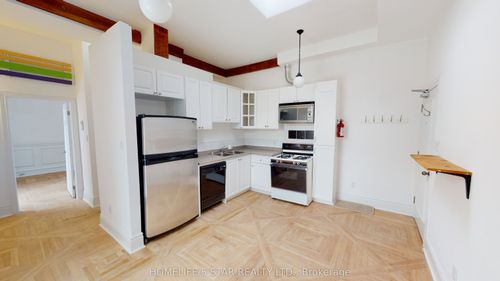 213-1152 Gerrard Street E, Toronto, ON, M4L1Y2 | Card Image