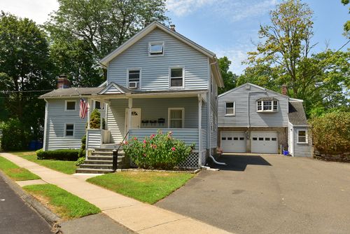 39 Pierce St, Plainville, CT, 06062-2207 | Card Image