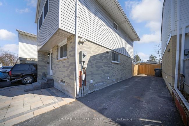 24 Jackman Dr, House other with 5 bedrooms, 2 bathrooms and 5 parking in Brampton ON | Image 44