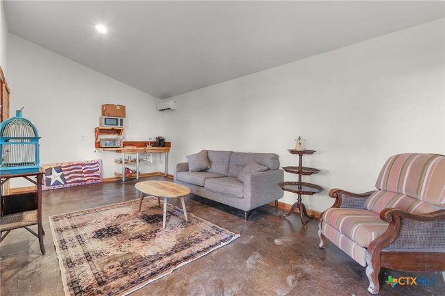 92 N Us Highway 281, Home with 3 bedrooms, 2 bathrooms and null parking in Lampasas TX | Image 30