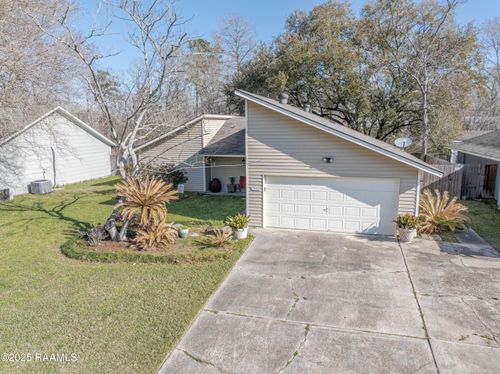 15951 Woodlawn Acres Avenue, Baton Rouge, LA, 70817 | Card Image