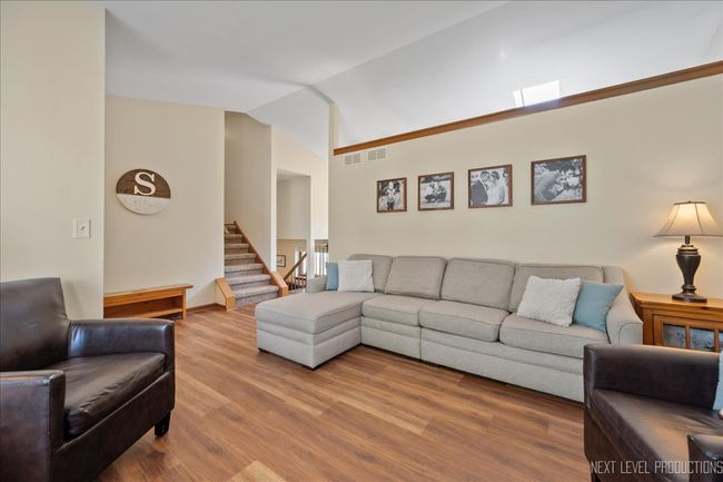 414 Bobcat Ct, House other with 3 bedrooms, 2 bathrooms and 2 parking in Oswego IL | Image 6