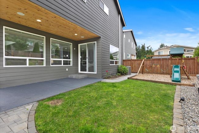 Great size yard with playset | Image 34