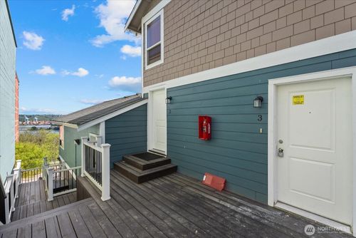 3-216 Broadway, Tacoma, WA, 98402-4018 | Card Image