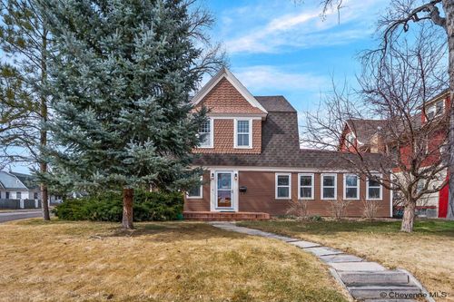 802 E 18th St, Cheyenne, WY, 82001 | Card Image